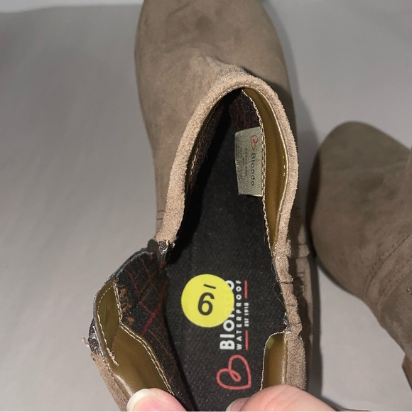 Blondo Valli Waterproof Suede Dark Taupe Zip Up Ankle Booties Women's Size 9 - Picture 11 of 12